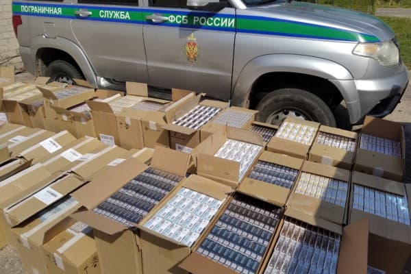 В Смоленскую область пытались нелегально провезти 600 тысяч пачек сигарет