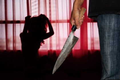 В Рославле мужчина предстал перед судом за хладнокровное убийство супруги
