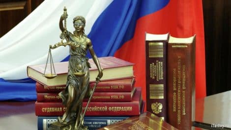 В Рославле осуждённый подал в суд на начальника колонии