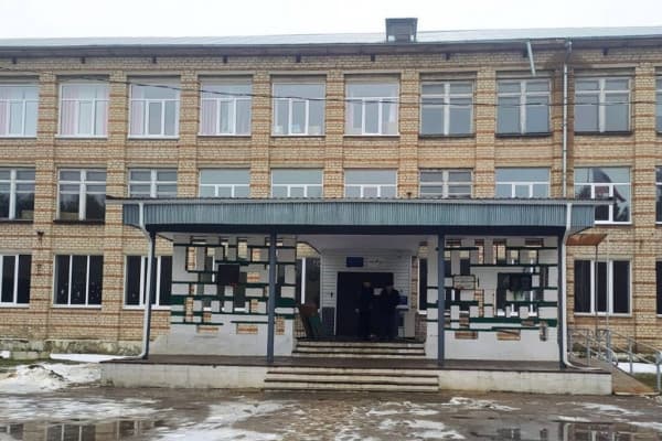В этом году капитально отремонтируют Ельнинскую среднюю школу № 2 имени К. И. Ракутина