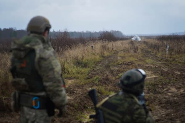 Сергей Сибилев: контрактники — это профессиональные военнослужащие, которые обладают особым статусом.