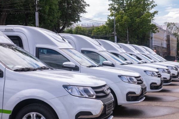 27 автомобилей неотложной помощи передали в муниципалитеты Смоленской области