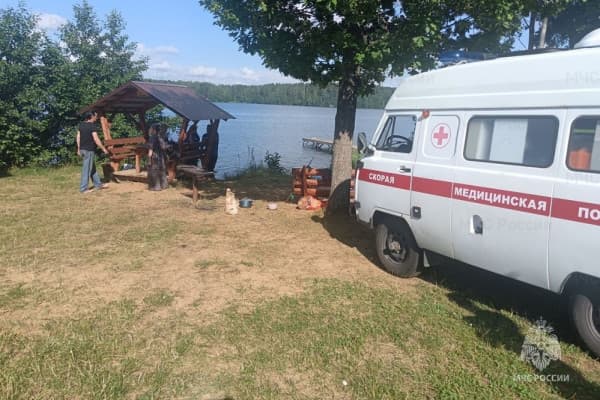 В Рославльском округе в реке обнаружили тело 21-летнего парня