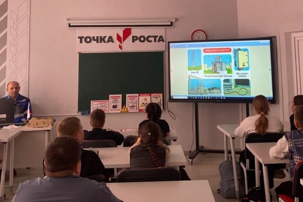 Более 3000 школьников Смоленской области обучены правилам электробезопасности сотрудниками «Россети Центр» в 2025 году
