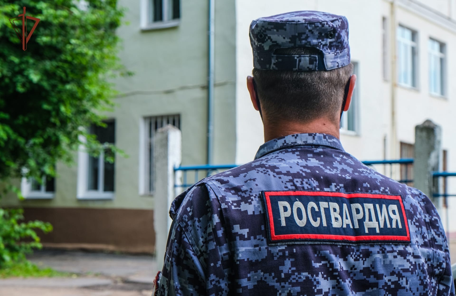 Смоленский росгвардеец реанимировал пострадавшего на воде человека