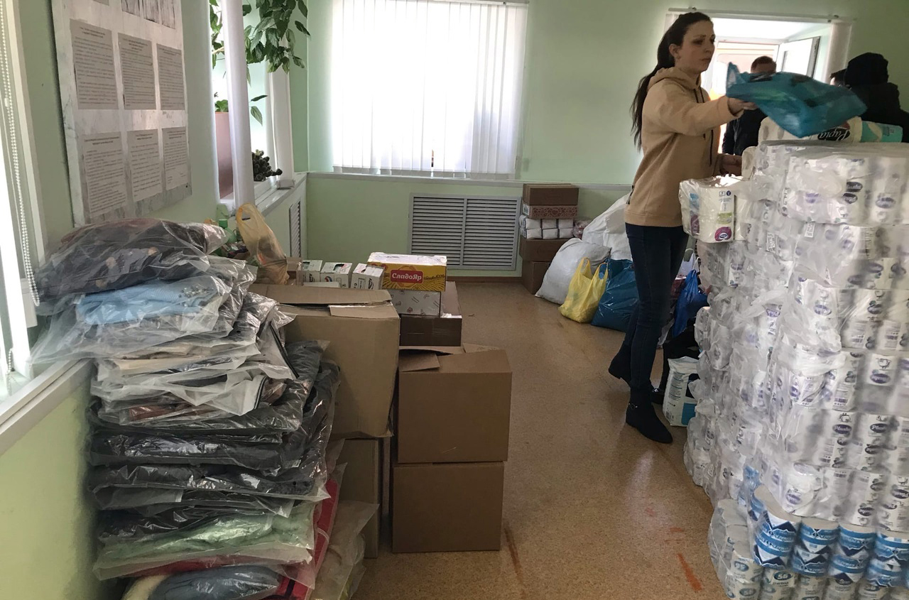 В Рославле продолжается сбор гуманитарной помощи 