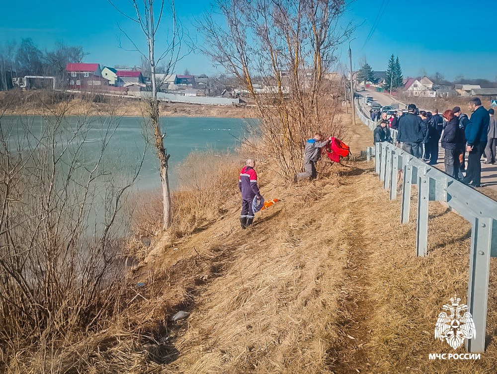 В Рославле на реке Становка дети провалились под лёд