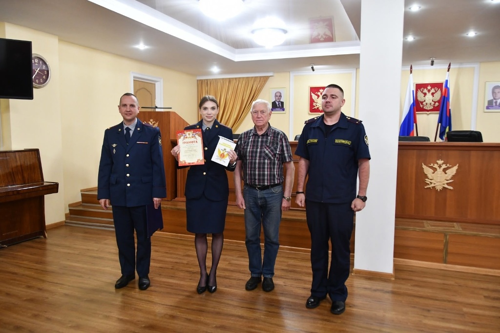 Екатерина Данченкова признана лучшим наставником для молодых сотрудников в смоленском УФСИН 