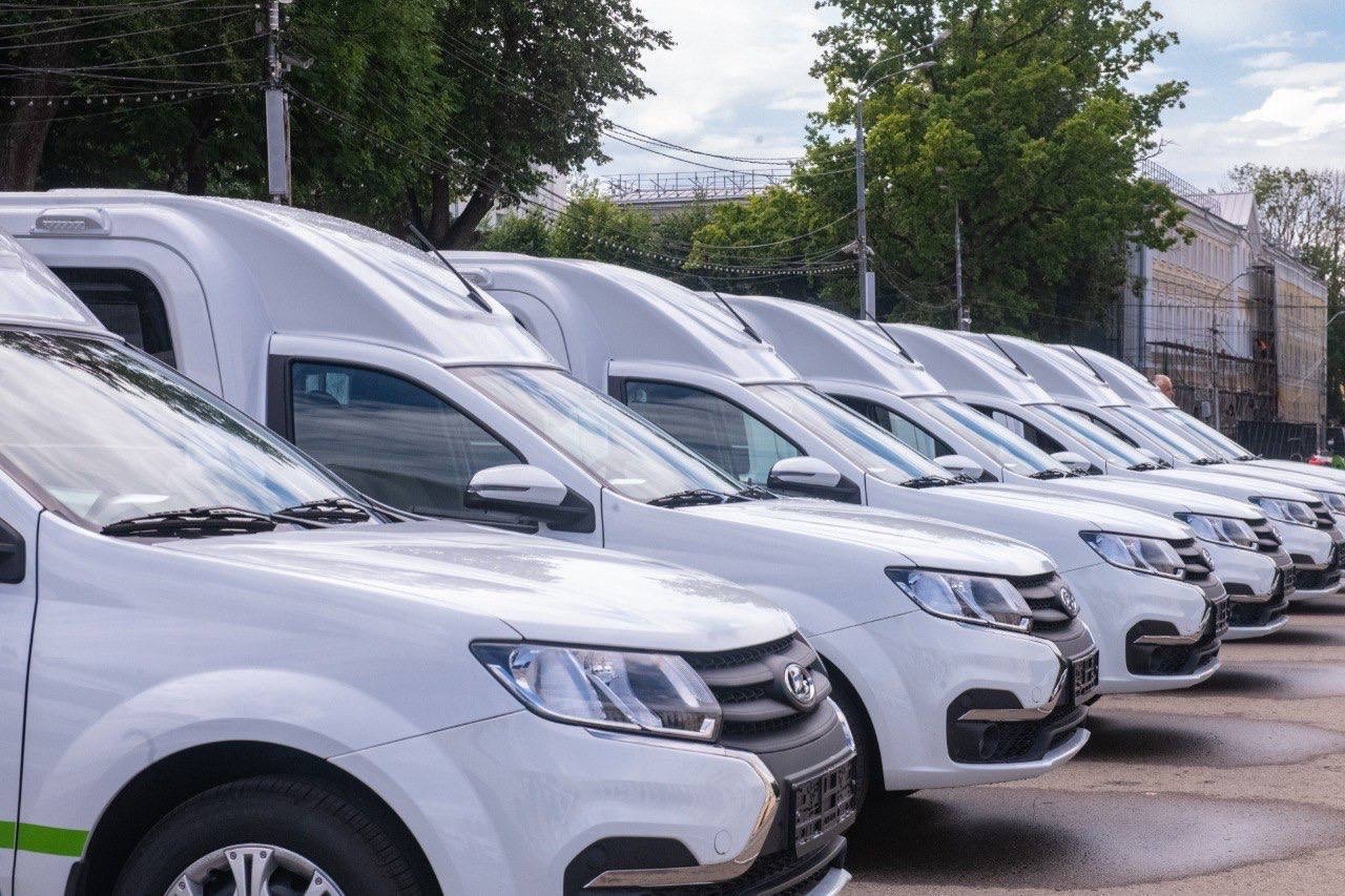 27 автомобилей неотложной помощи передали в муниципалитеты Смоленской области
