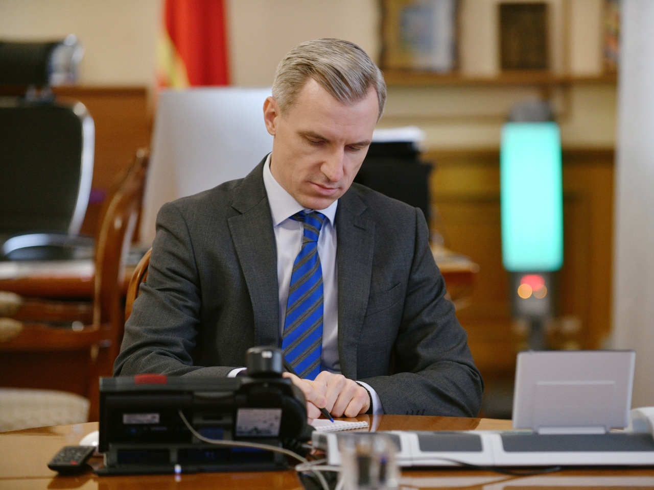 Василий Анохин рассказал о работе по возобновлению подачи электроэнергии для жителей Смоленской области