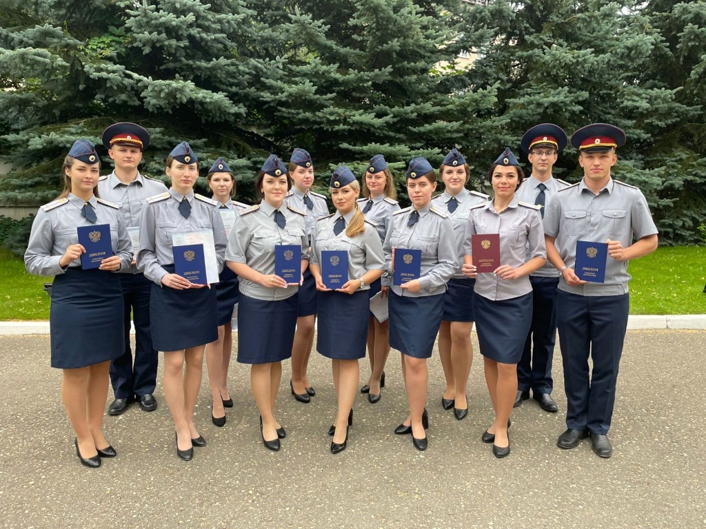 13 молодых лейтенантов пришли на службу в смоленское УФСИН