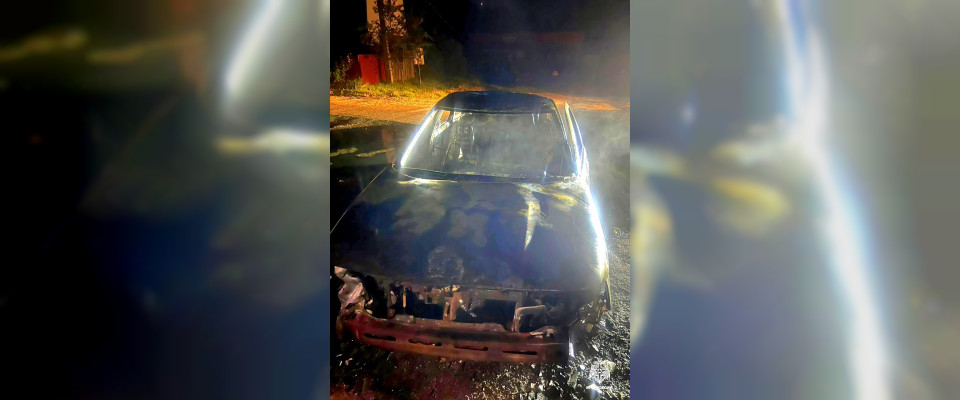 Ночью в садовом товариществе Десногорска горел легковой автомобиль