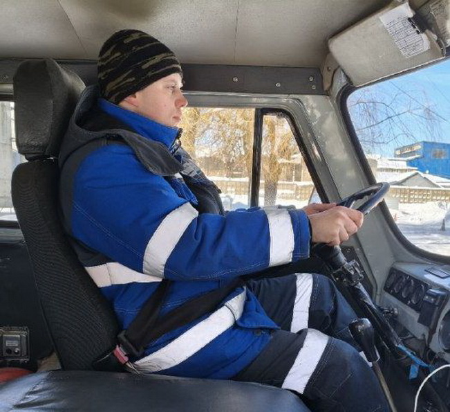 Водители смоленского филиала «Россети Центр» проходят обучение по контраварийному вождению